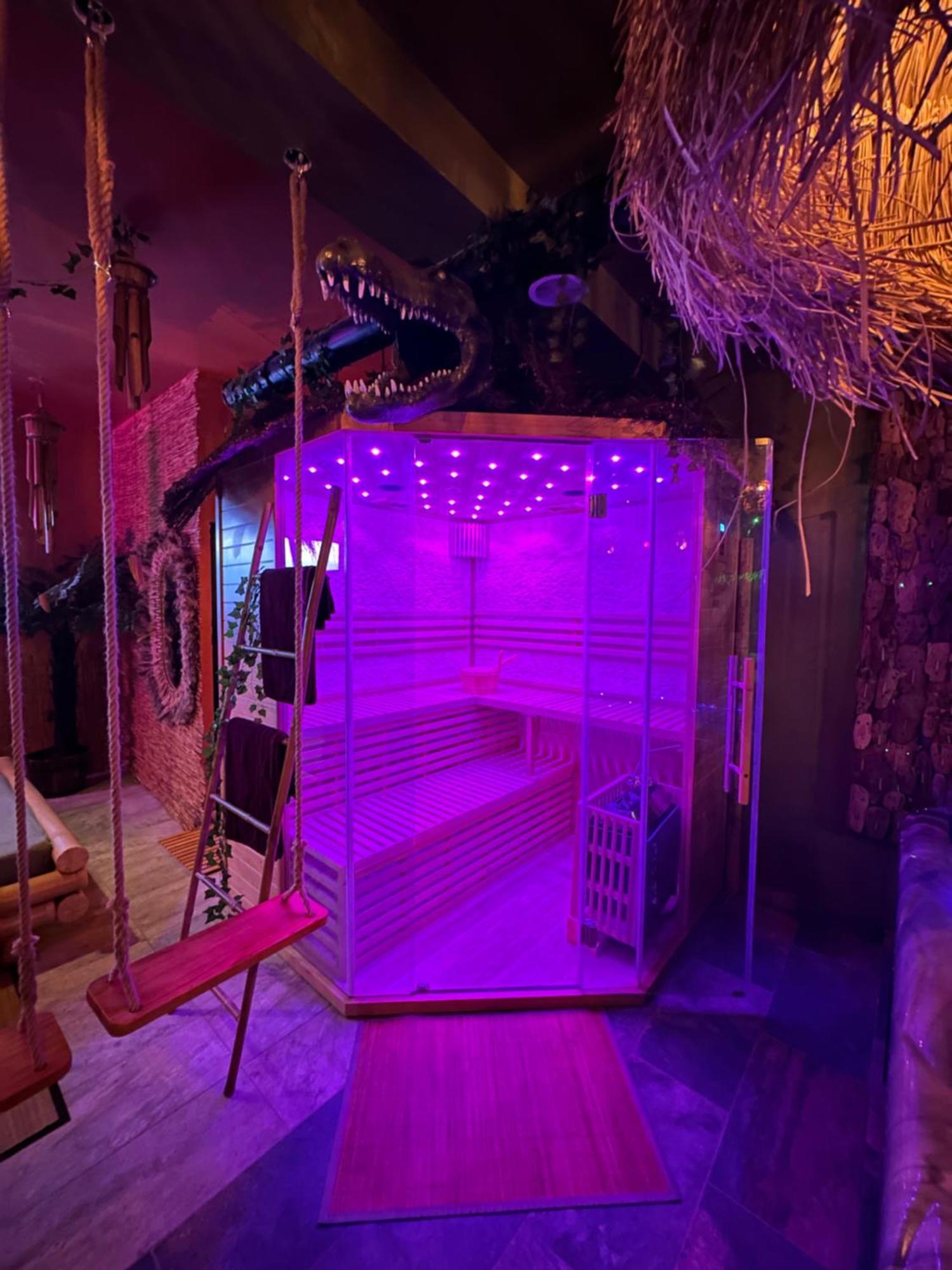 Jungle Spa Bed & Breakfast Dunkirk Exterior photo